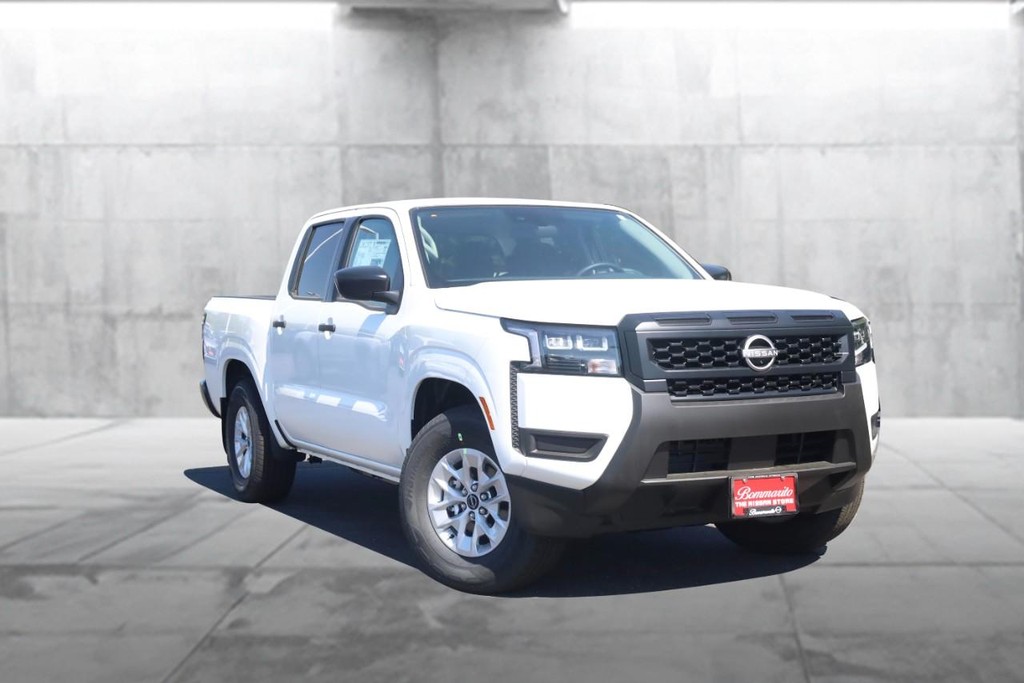 Nissan Frontier Vehicle Image 02