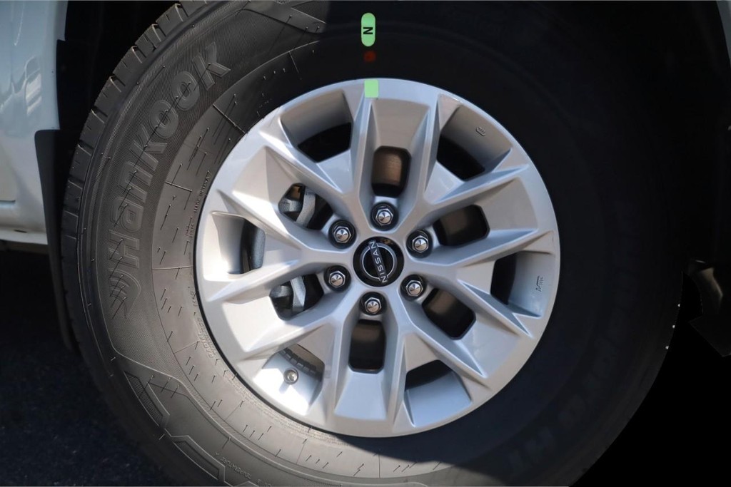 Nissan Frontier Vehicle Image 03
