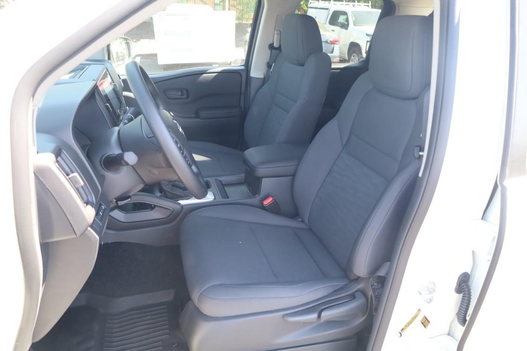 Nissan Frontier Vehicle Image 19