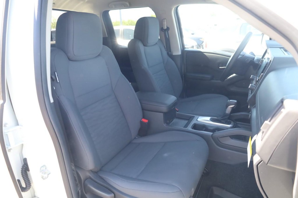 Nissan Frontier Vehicle Image 20