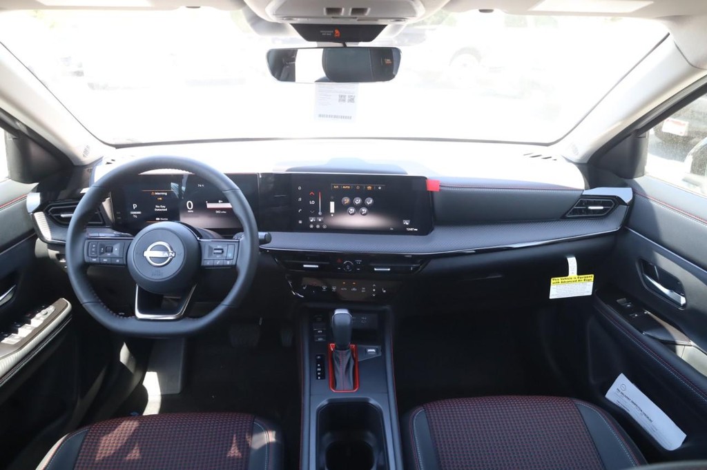 Nissan Kicks Vehicle Image 07