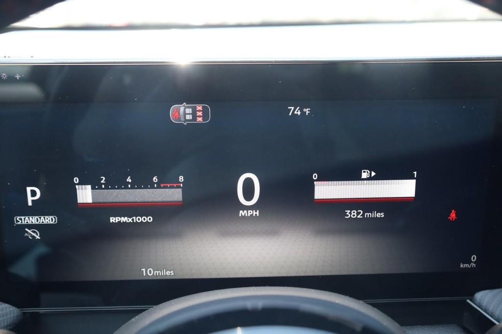 Nissan Kicks Vehicle Image 13