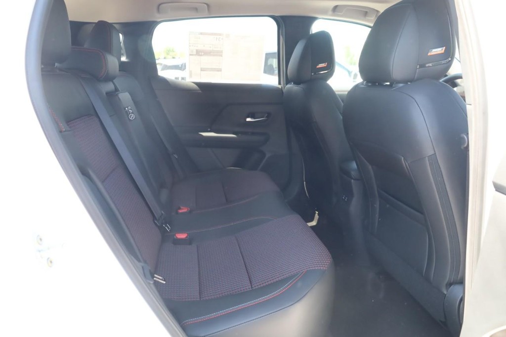 Nissan Kicks Vehicle Image 22