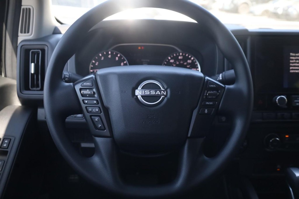 Nissan Frontier Vehicle Image 08