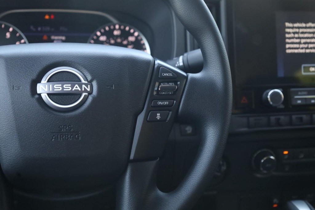 Nissan Frontier Vehicle Image 09