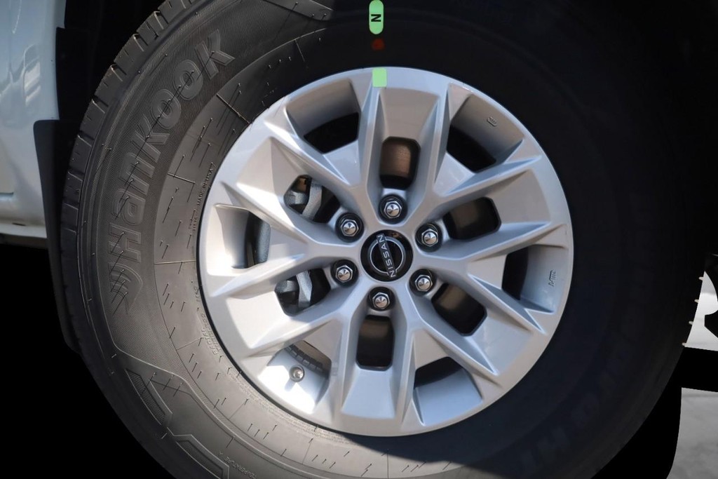 Nissan Frontier Vehicle Image 03