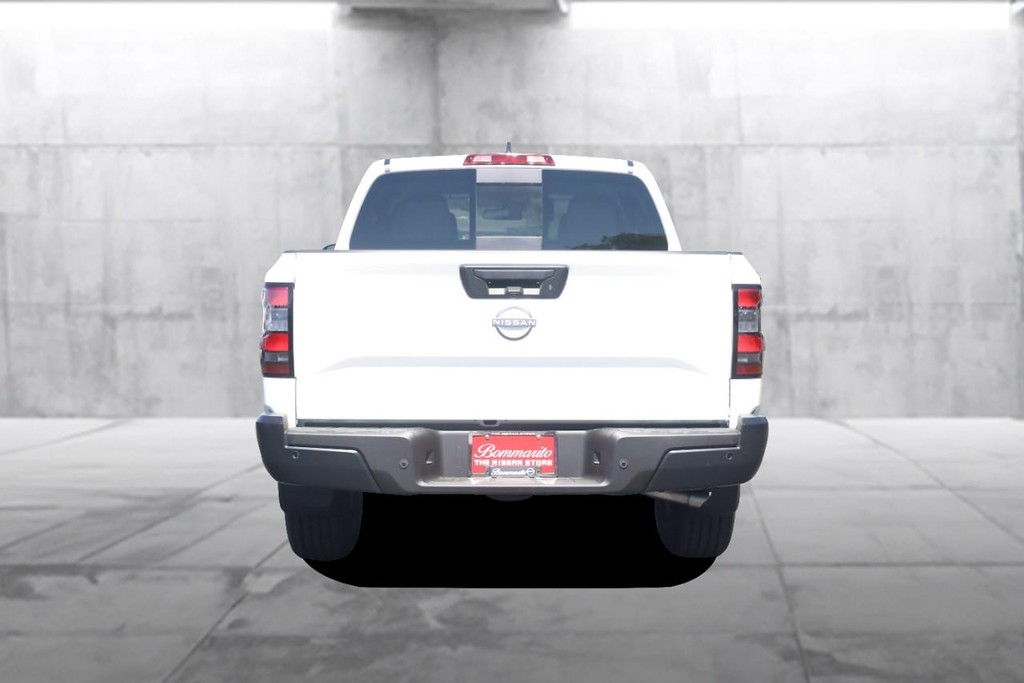 Nissan Frontier Vehicle Image 06