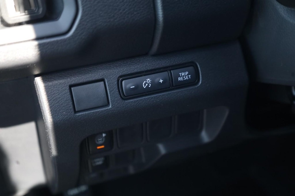 Nissan Frontier Vehicle Image 12