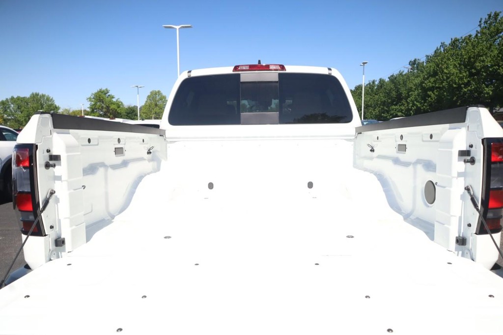 Nissan Frontier Vehicle Image 22