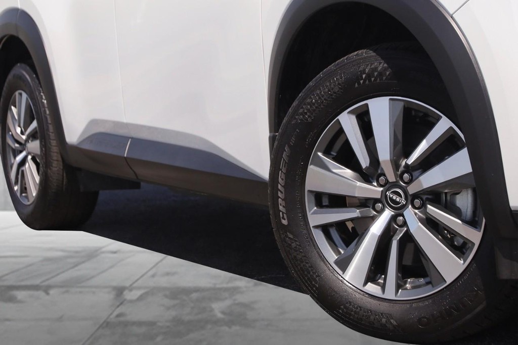 Nissan Pathfinder Vehicle Image 03