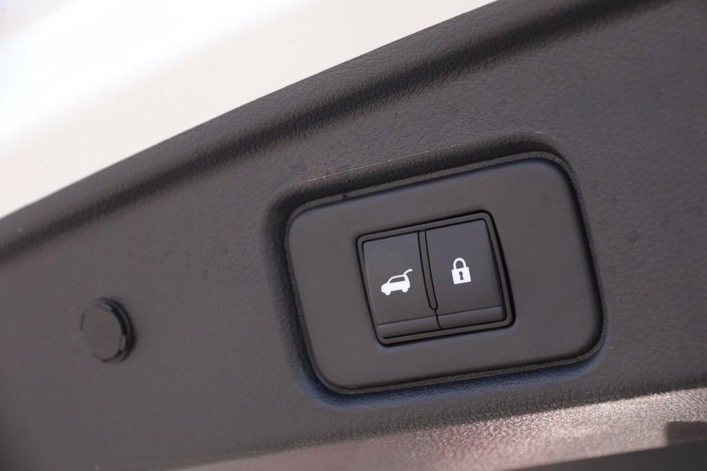 Nissan Pathfinder Vehicle Image 08