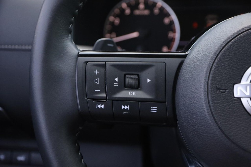 Nissan Pathfinder Vehicle Image 13