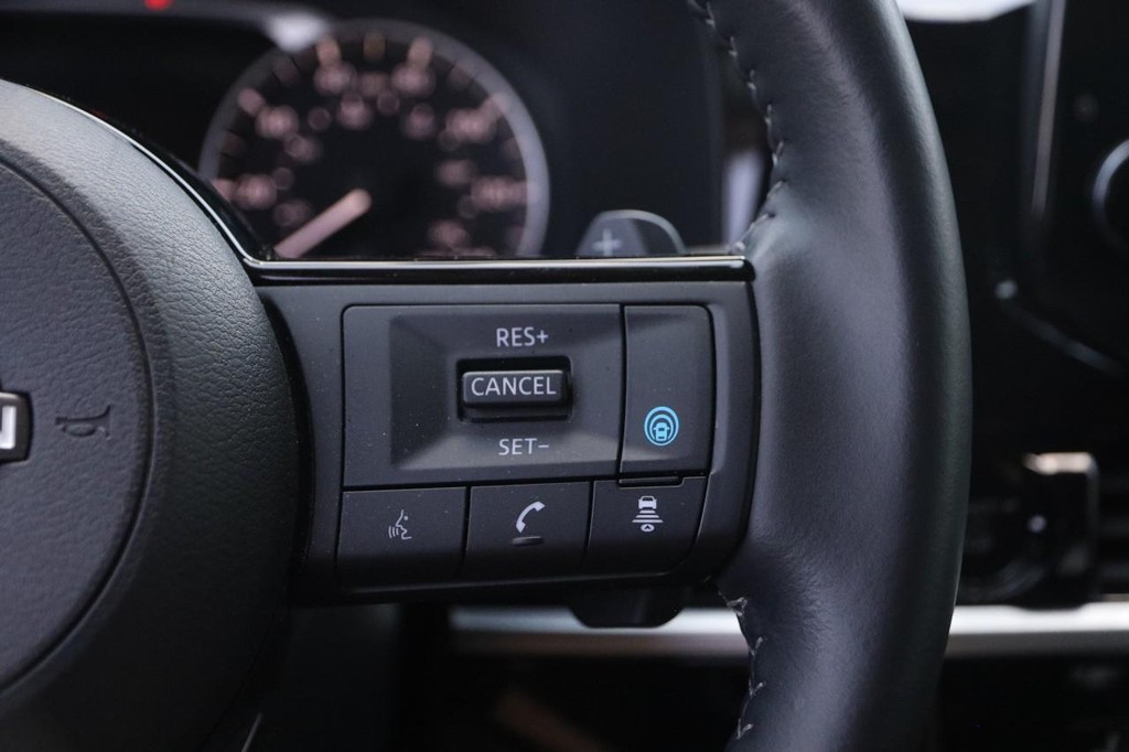 Nissan Pathfinder Vehicle Image 14