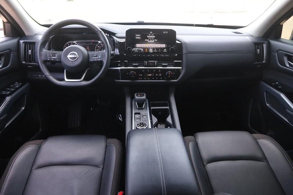 Nissan Pathfinder Vehicle Image 22