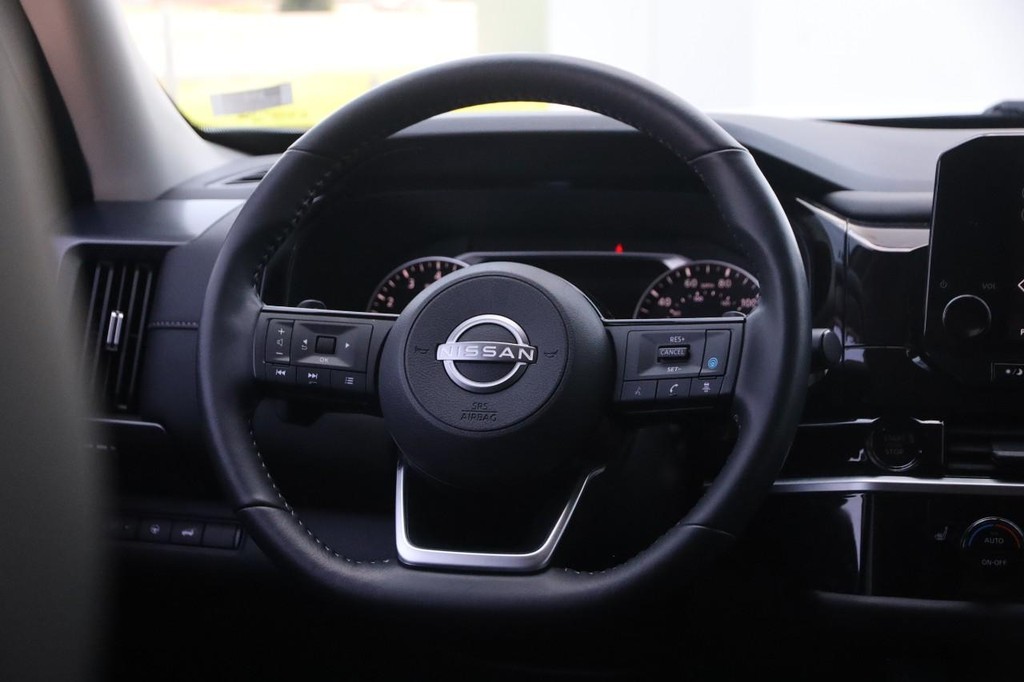 Nissan Pathfinder Vehicle Image 24