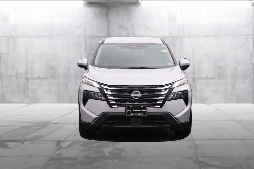 Nissan Rogue Vehicle Image 04