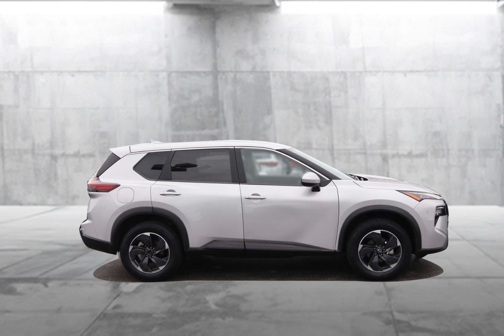 Nissan Rogue Vehicle Image 05