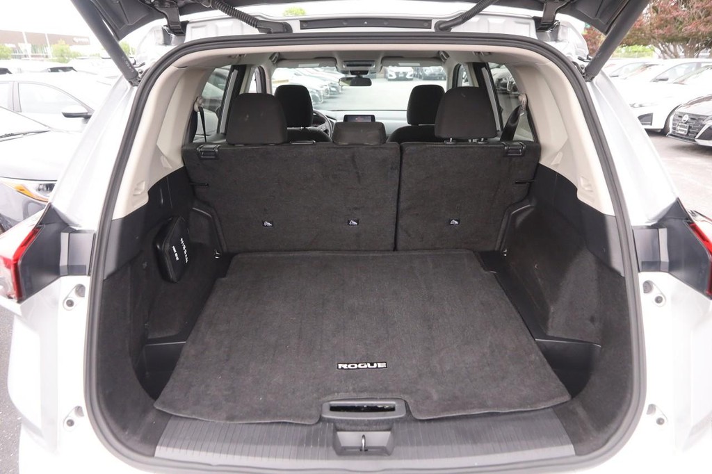 Nissan Rogue Vehicle Image 07