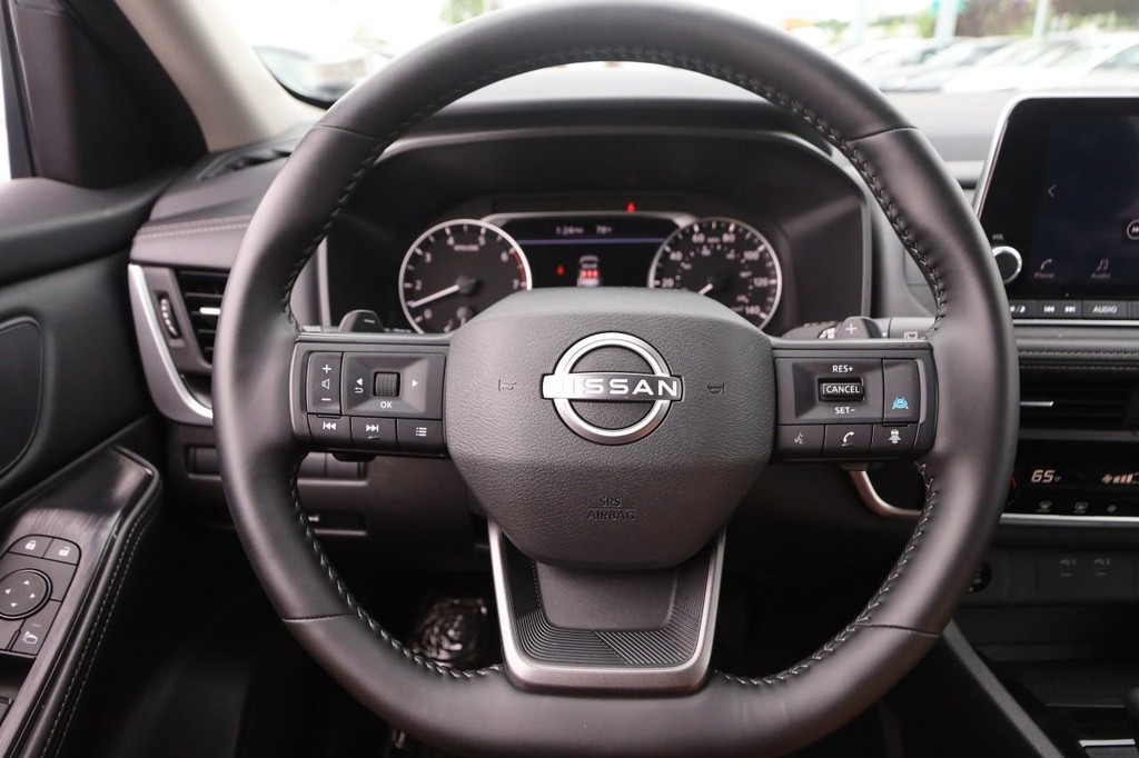 Nissan Rogue Vehicle Image 11