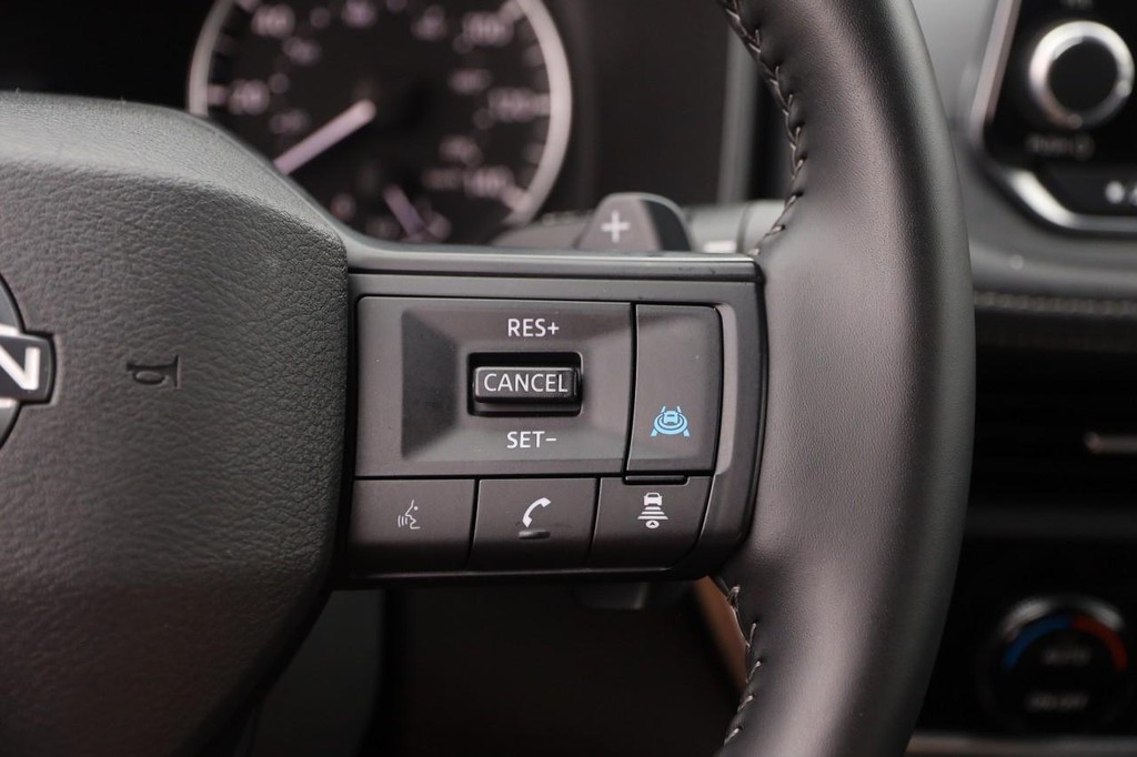 Nissan Rogue Vehicle Image 13