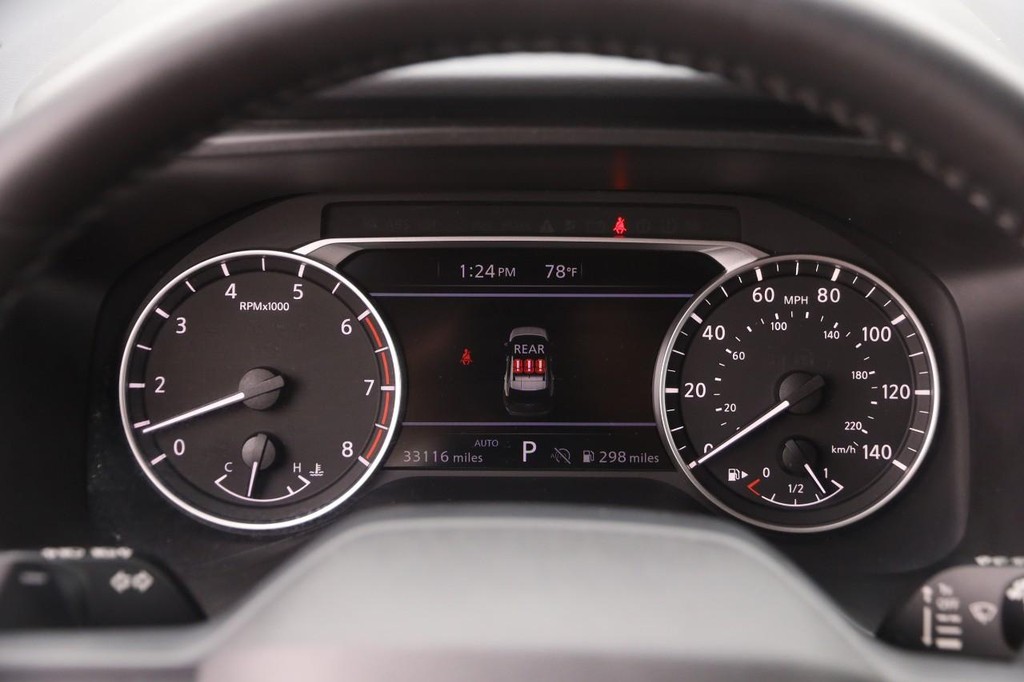 Nissan Rogue Vehicle Image 14