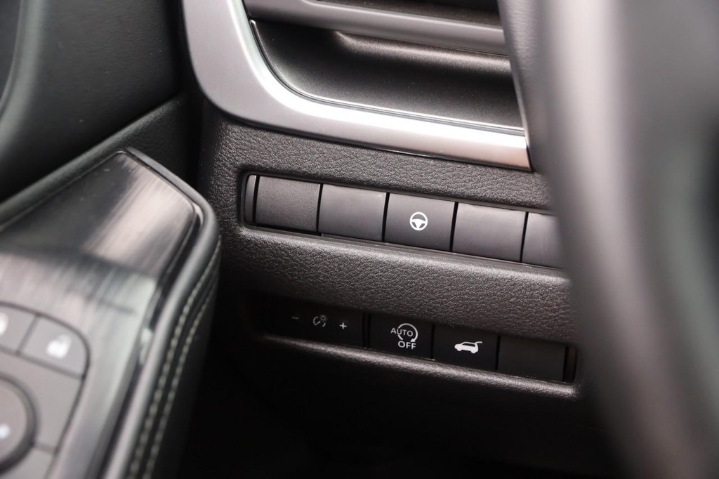 Nissan Rogue Vehicle Image 20