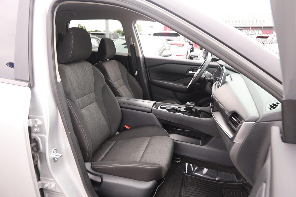 Nissan Rogue Vehicle Image 26