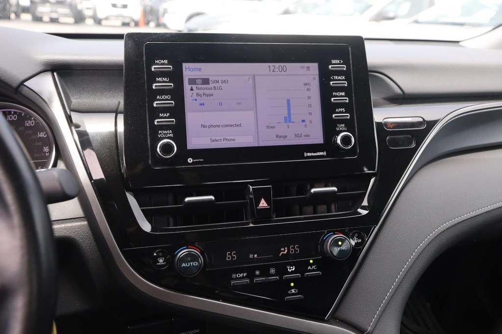 Toyota Camry Vehicle Full-screen Gallery Image 14