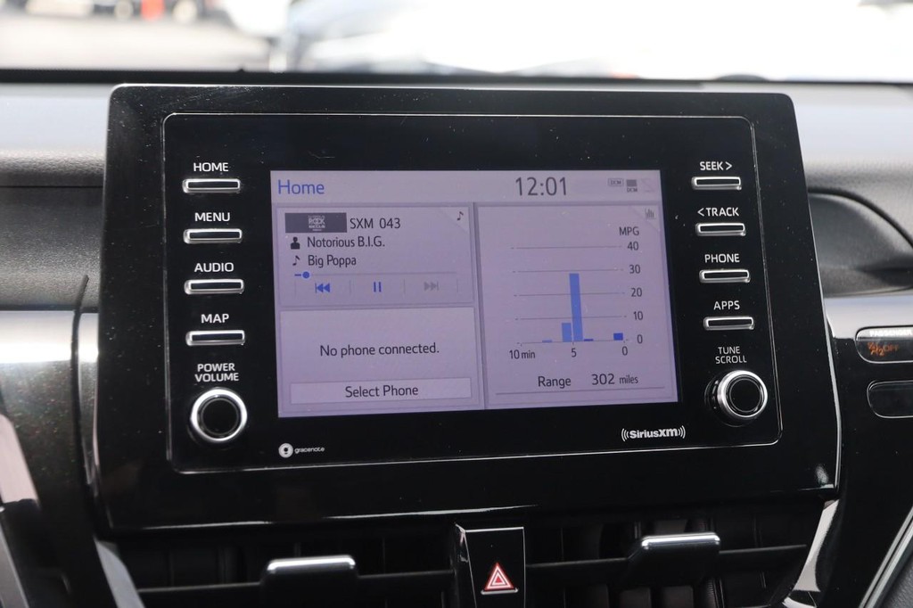 Toyota Camry Vehicle Full-screen Gallery Image 15