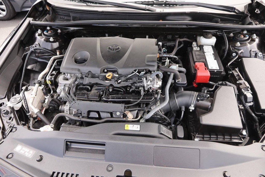 Toyota Camry Vehicle Full-screen Gallery Image 26