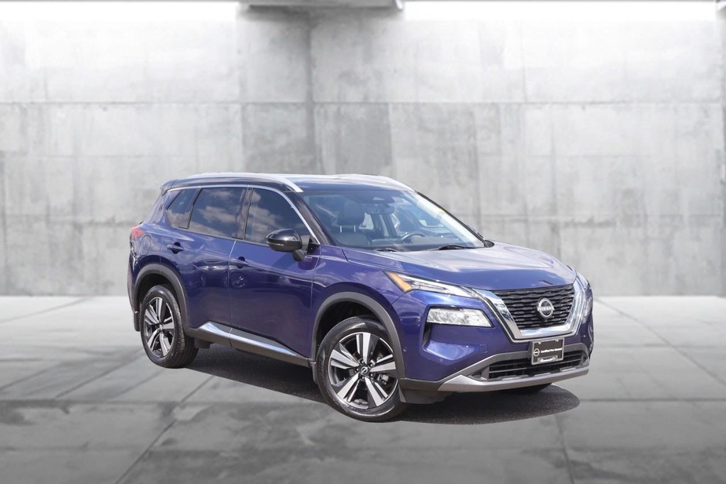 Nissan Rogue Vehicle Image 02