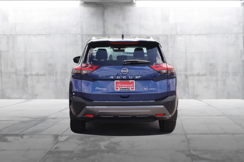 Nissan Rogue Vehicle Image 06