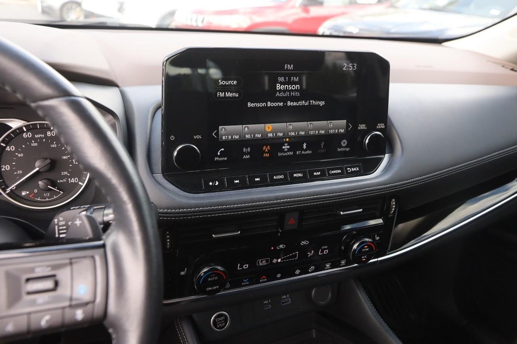 Nissan Rogue Vehicle Image 17