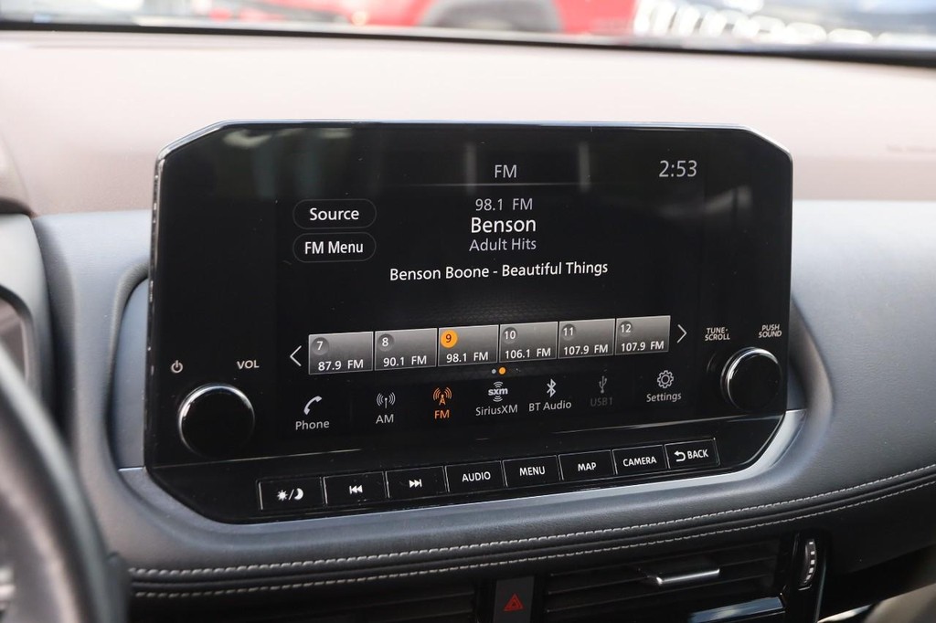 Nissan Rogue Vehicle Image 18