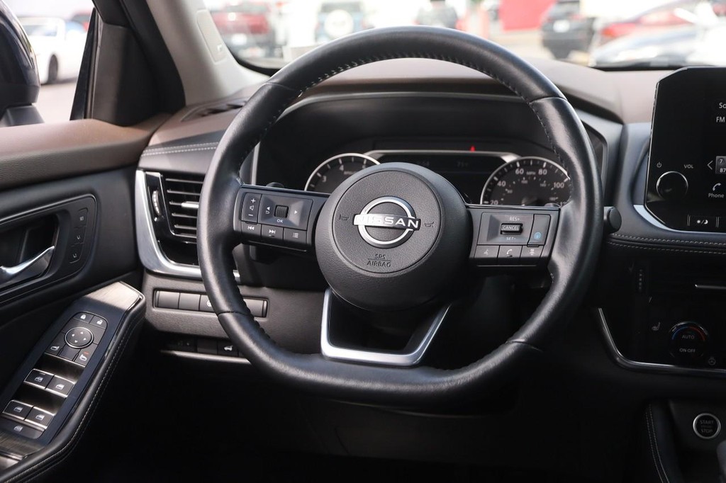 Nissan Rogue Vehicle Image 25
