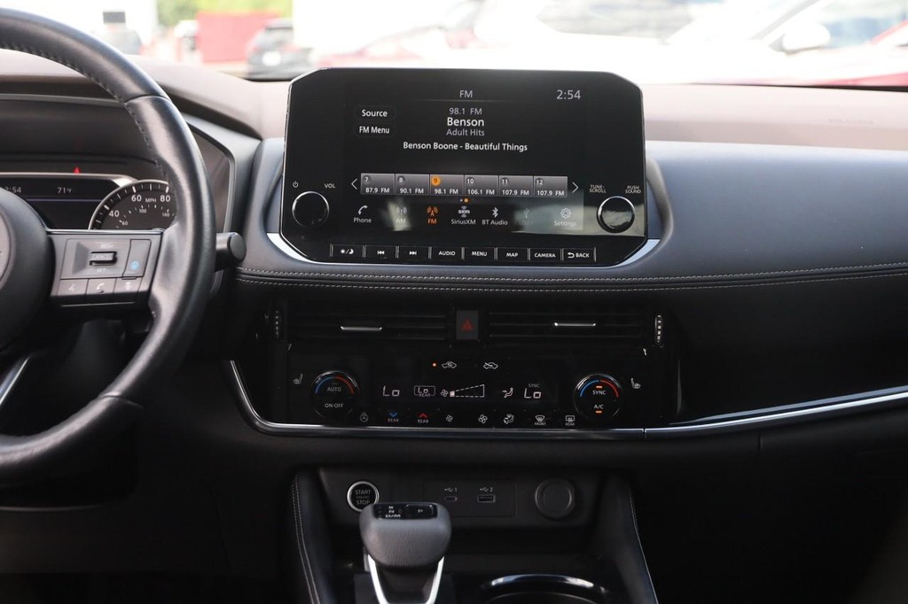 Nissan Rogue Vehicle Image 26