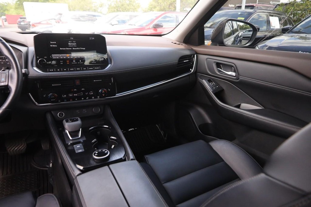 Nissan Rogue Vehicle Image 27