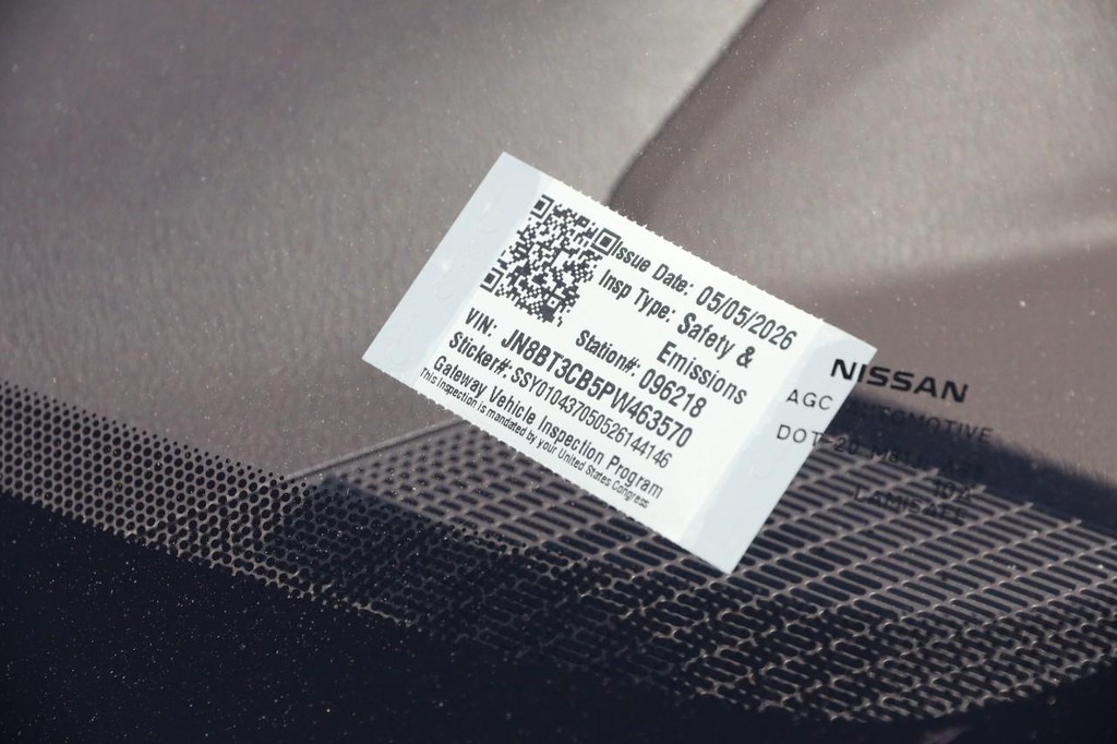 Nissan Rogue Vehicle Image 31