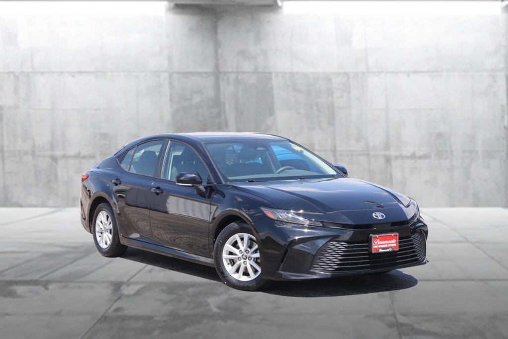 Toyota Camry Vehicle Image 02