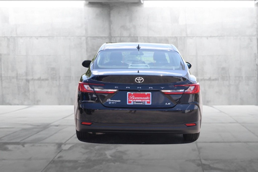 Toyota Camry Vehicle Image 06