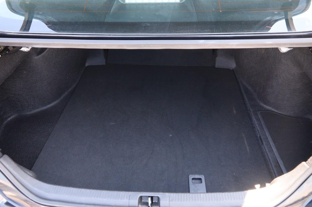 Toyota Camry Vehicle Image 07