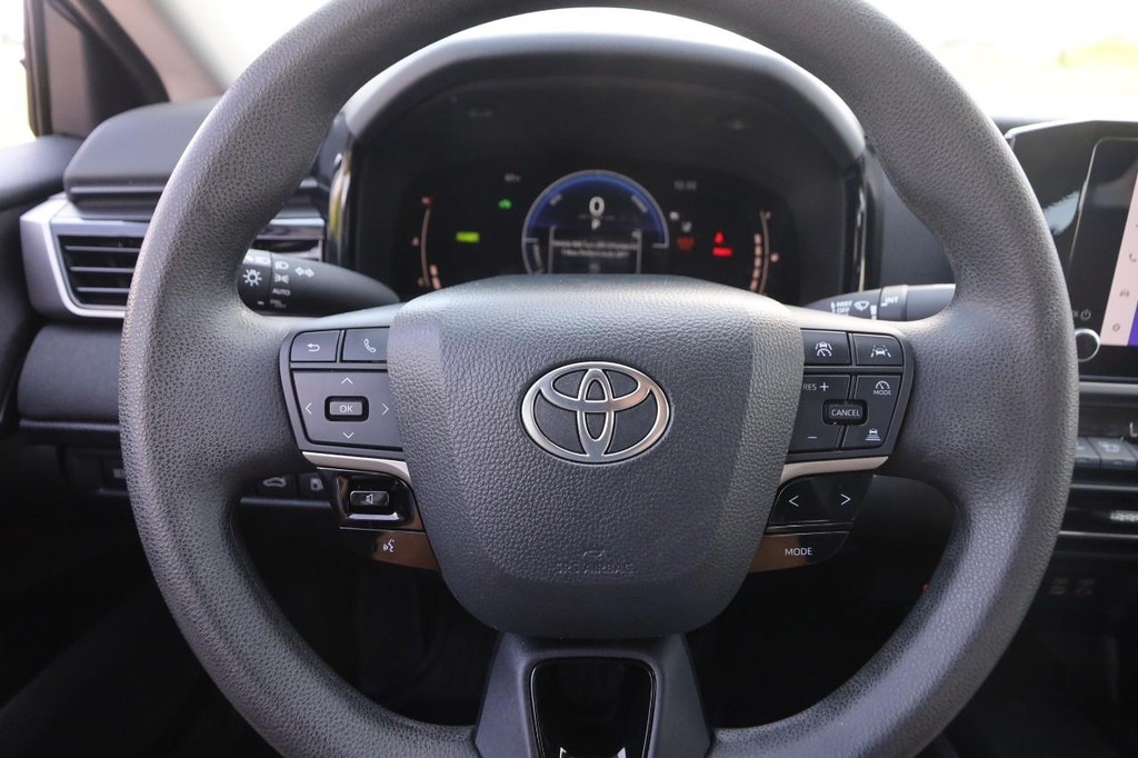 Toyota Camry Vehicle Image 10