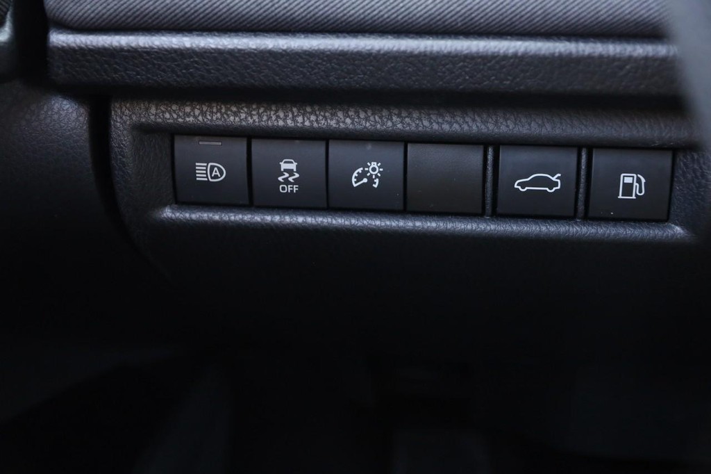 Toyota Camry Vehicle Image 20