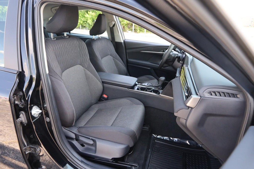 Toyota Camry Vehicle Image 26