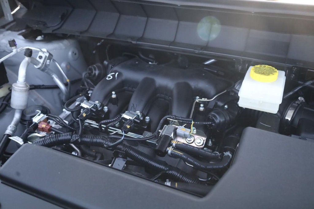 Nissan Pathfinder Vehicle Full-screen Gallery Image 27