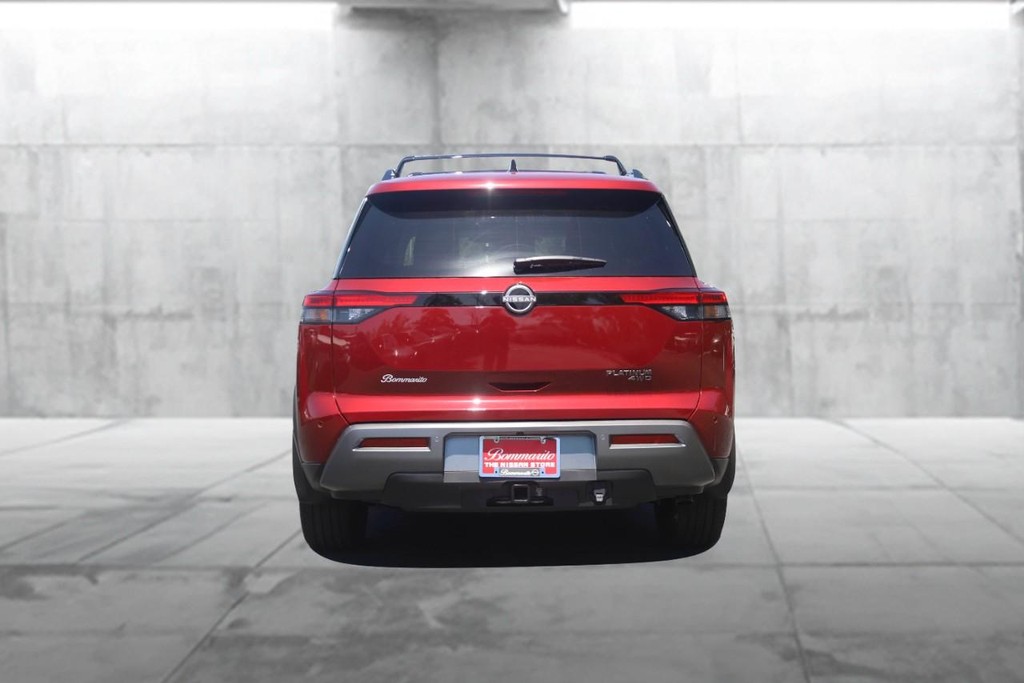 Nissan Pathfinder Vehicle Full-screen Gallery Image 6