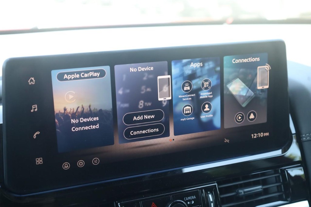 Nissan Pathfinder Vehicle Full-screen Gallery Image 14