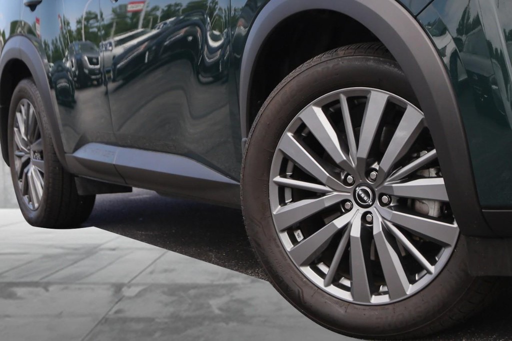Nissan Pathfinder Vehicle Image 03