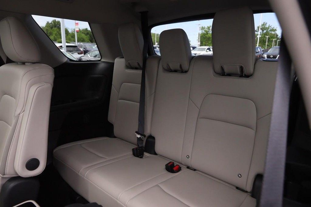 Nissan Pathfinder Vehicle Image 11