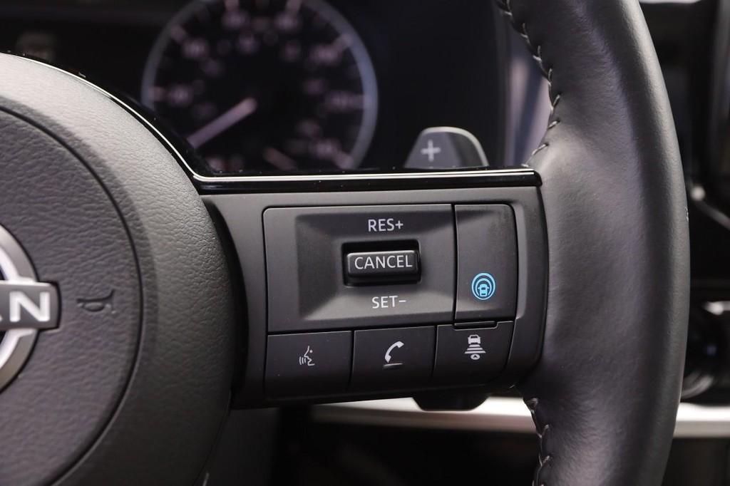 Nissan Pathfinder Vehicle Image 15